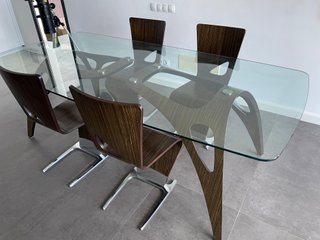 Mesa comedor Dyna + 4 sillas