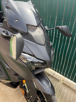 Pantalla Yamaha T-MAX  560 año 2022 &  2026.