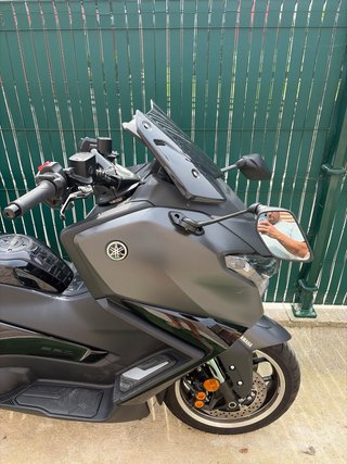 Pantalla Yamaha T-MAX  560 año 2022 &  2026.