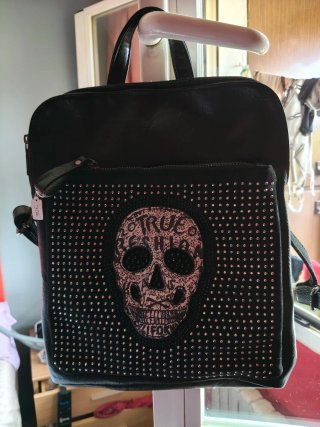 Bolso Mochila de Piel con Calavera