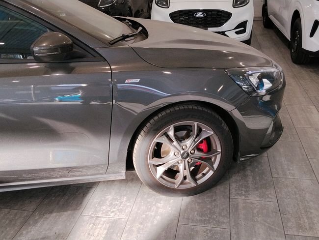 Ford Focus 2022, foto 10