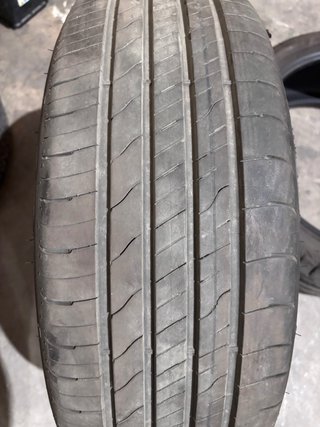 2 Neumáticos Goodyear 215/65R16 98H al 80%