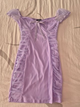 Vestido lila corto estilo Rapunzel