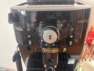 Cafetera DeLonghi Magnifica S Automática