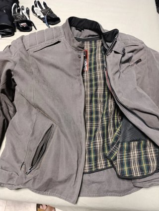 Chaqueta de Moto Gris con Protecciones
