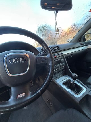 Audi A4 2.0 TDI SLine
