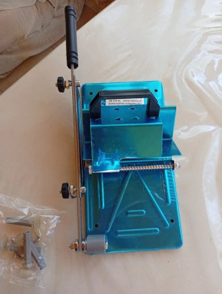 Affettatrice manuale in acciaio inox