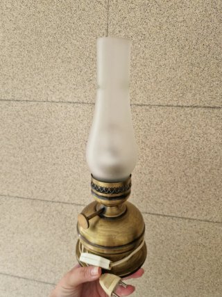Lámparas estilo quinqué.