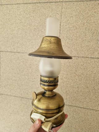 Lámparas estilo quinqué.