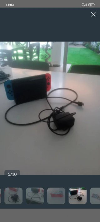 Nintendo Switch con 5 juegos y maleta
