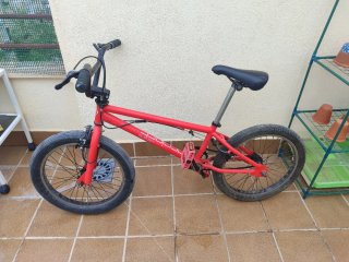 Bicicleta BMX Roja