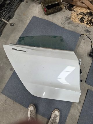 Puerta Trasera Derecha Tesla Model 3