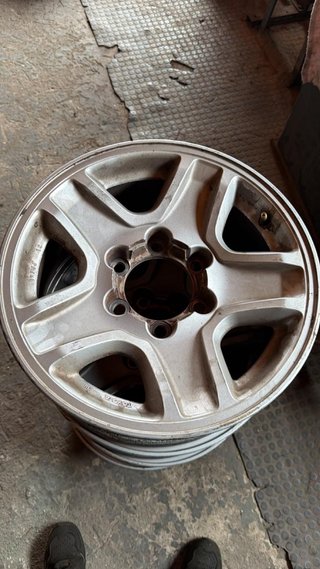 Llantas Toyota 90 (5 unidades)