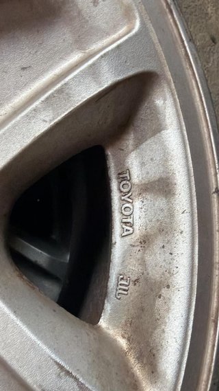 Llantas Toyota 90 (5 unidades)