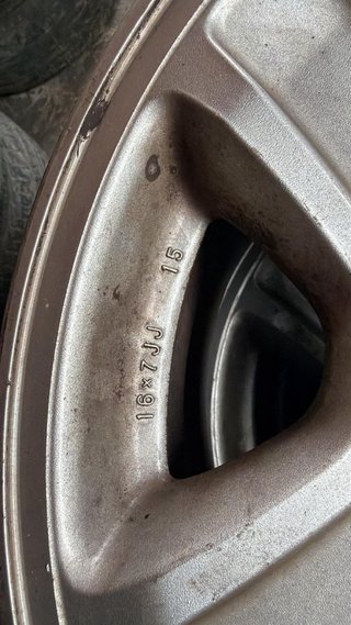 Llantas Toyota 90 (5 unidades)