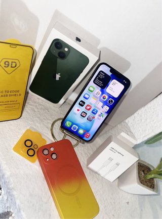 iPhone 13 128GB Verde/Naranja Batería 100%