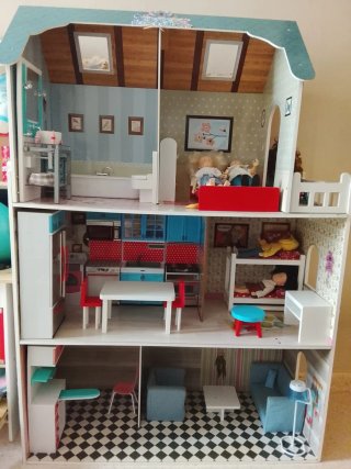 Casa de muñecas grande
