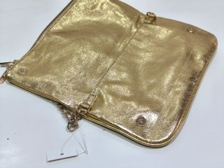 Bolso de fiesta dorado con cadena