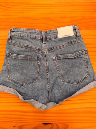 Pantalón vaquero corto Stradivarius