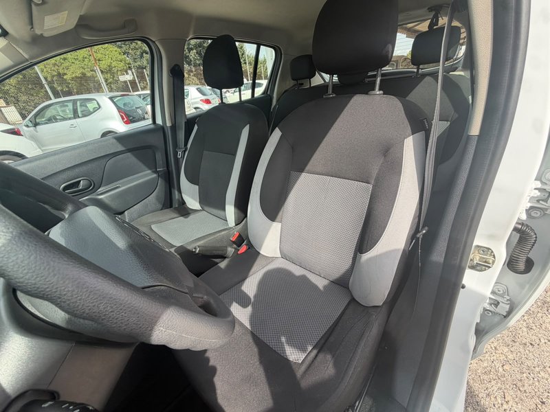 Dacia Sandero 1.5 dCi Ambiance 2015, foto 10