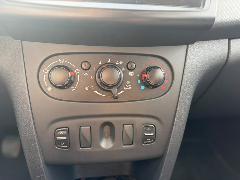 Dacia Sandero 1.5 dCi Ambiance 2015, foto 13