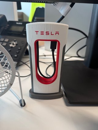 Mini Cargador Tesla con Puerto USB-C