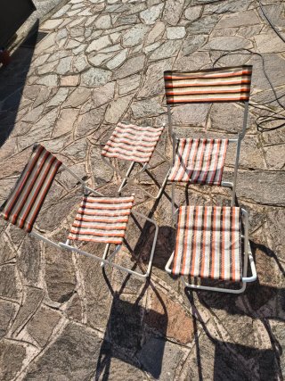 Tavolino picnic con 4 sedie pieghevoli