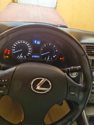 Lexus IS 2009