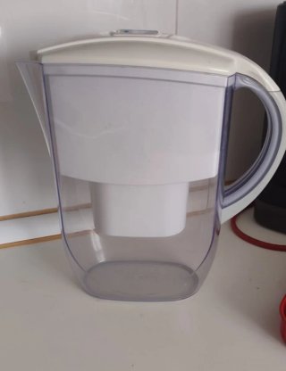 Jarra Brita Transparente y Blanca