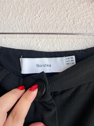Pantalón negro estilo flare Bershka