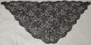 Elegante pañuelo negro  encaje, de diseño bordado