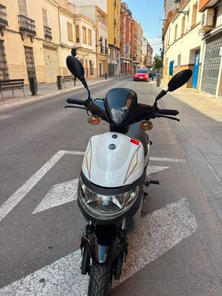 Keeway Hurricane 50cc Moped