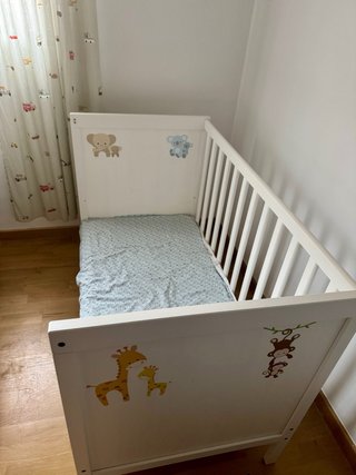 Cuna IKEA SUNDVIK 60x120, colchón y ropa de cama