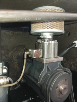 Compresor de Tornillo 11 kW con Calderín de 500 LT