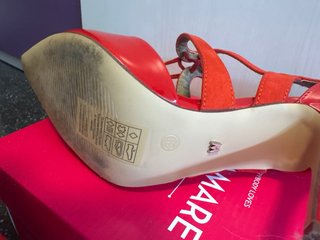 Tacones Rojos de Charol Talla 39