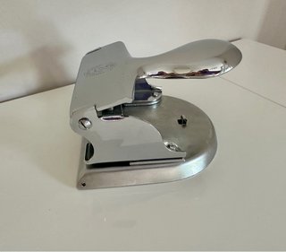 Perforadora El Casco Cromada