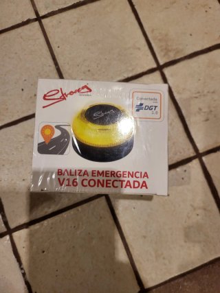 Baliza emergencia V16 conectada DGT