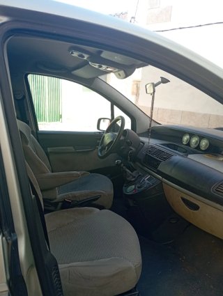 Peugeot 807 2004