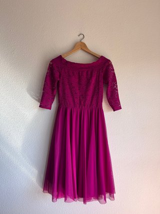 Vestido midi elegante de fiesta fucsia