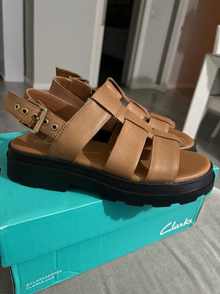 Sandalias Clarks Marrones