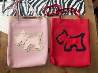 Bolsos perrito rosa y rojo