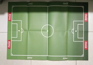Libreta Coca-Cola y juego de fútbol-chapas