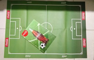 Libreta Coca-Cola y juego de fútbol-chapas