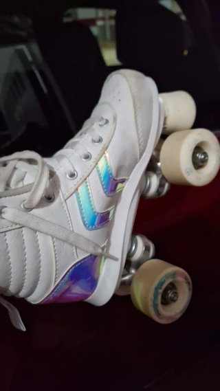 Patines 4 Ruedas Blancos Holográficos