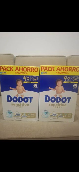 2 Packs de Fraldas Dodot Sensitive Tamanho 4+