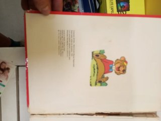 Libro de cuentos Disney antiguo
