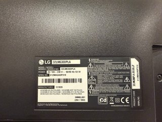 TV LG 32 pulgadas + soporte para colgarla