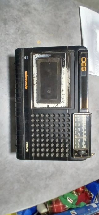 Lote 2 Radios Antiguas Sanyo y Philips