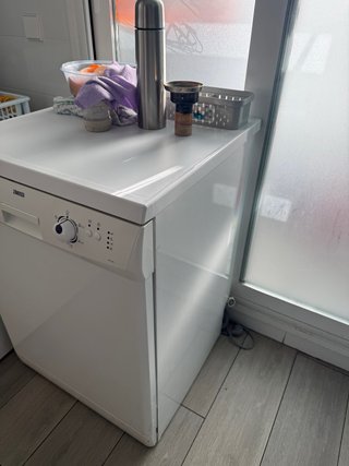 Lavavajillas Zanussi blanco precio negociable