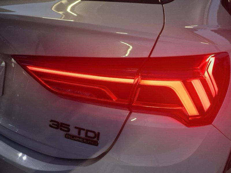 Audi Q3 2.0 Black line 35 TDI quattro 2022, foto 12